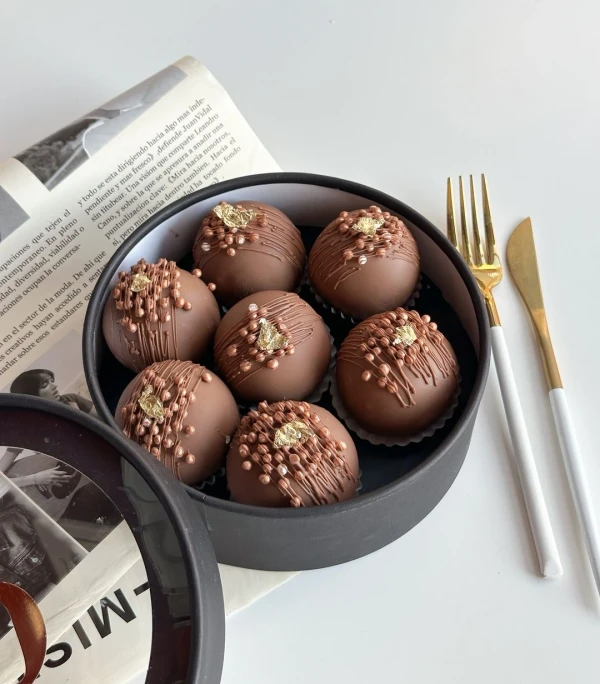 Бокс с пирожными "Chocoballs"